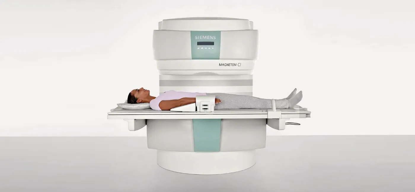 RMN deschis Siemens MAGNETOM C! la RMN Casa Rusu Baia Mare, fara tunel, potrivit pentru pacientii cu claustrofobie